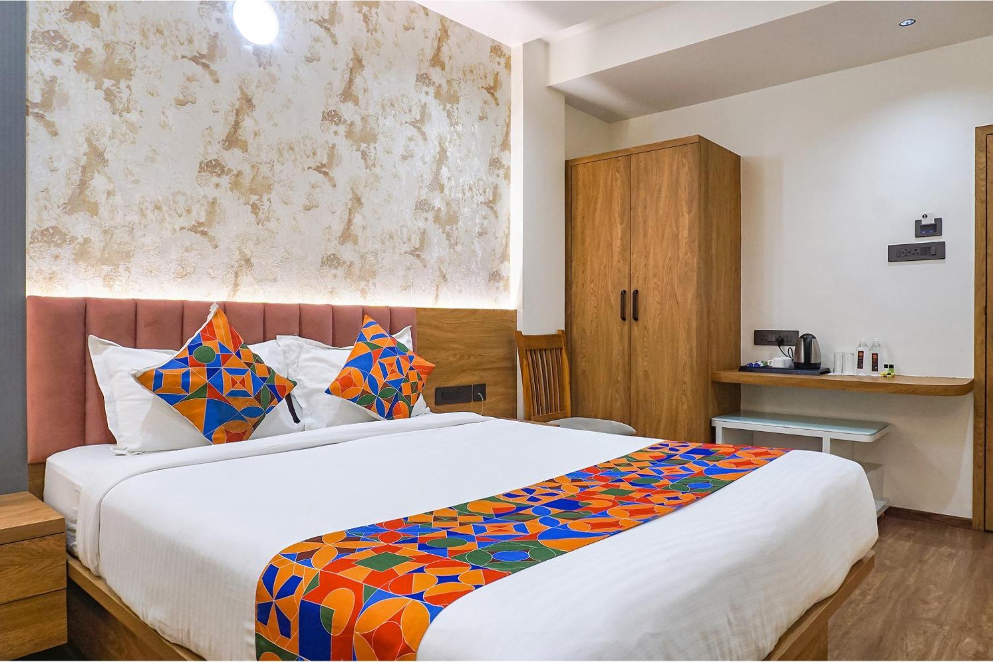 Fabhotel Prime Shourya Residency - Nr Maharshi Karve Museum Pune Exterior photo